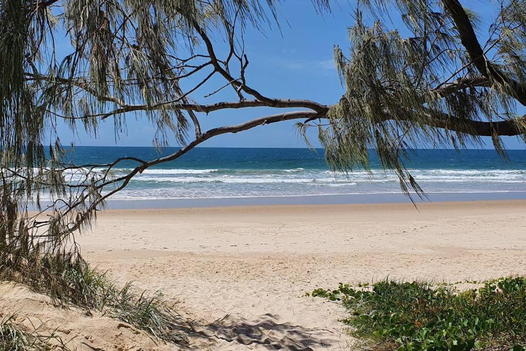 Your Place. Enjoy The Beach Retreat Rainbow Beach Exterior foto